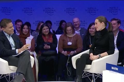 Sanna Marin auf dem Podium.