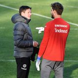 Der deutsche Europacup-Sieger hadert diese Saison zwar mit allem etwas: Abgänge von Funktionären, Stadionumbau, Diskussion über Adler-Maskottchen Attila, Doppelbelastung im Spielbetrieb. Dennoch nur drei Punkte hinter dem Tabellenzweiten. Da könnte noch mehr gehen.