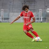 ... These 2, Manuel Neuer nach seiner Ausbootung beim Tabellenführer im März spontan gesundet, zum SC Freiburg wechselt, dort vom neuen Trainer Jogi Löw eingewechselt wird und kein einziges Gegentor mehr kassiert.