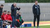 Die bayerischen Schwaben spielen das zwölfte Jahr in Folge in der Bundesliga. Seitdem ist Stefan Reuter Manager. Und weil sich daran nichts ändern wird und der Stefan fleißig eingekauft hat, wird Augsburg erneut die Klasse halten. So einfach ist das.