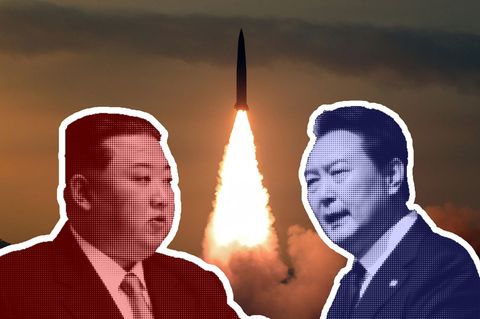 Kim Jong Uns (l) und Yoon Suk Yeoul (r). In der Mitte steigt eine Rakete in den Himmel