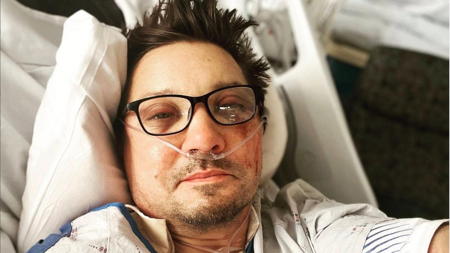 Jeremy Renner in intensive care after his accident 