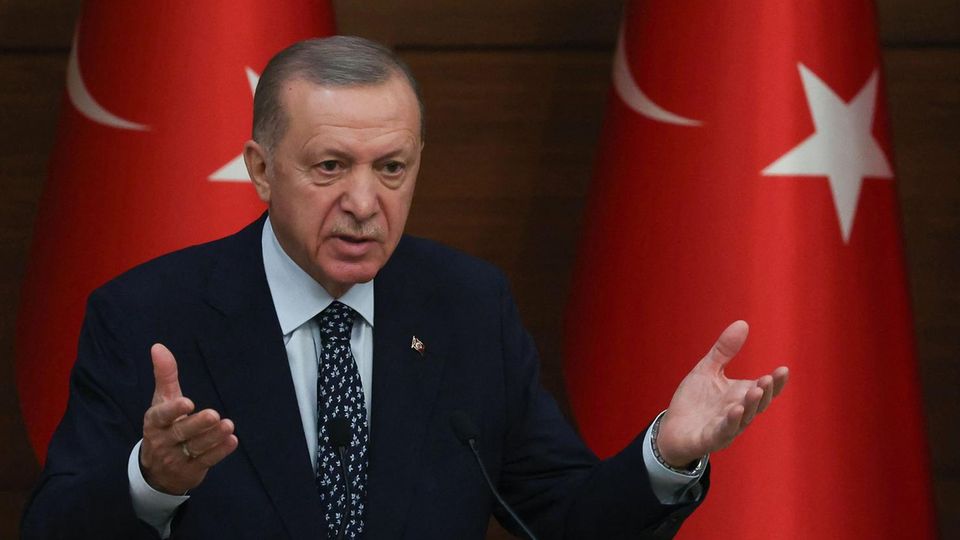 Türkei: Erdogan zieht Präsidentschaftswahlen einen Monat vor | STERN.de