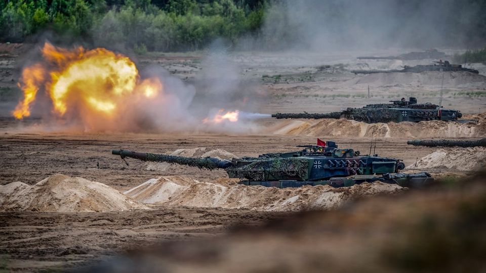 Leopard 2 in a covered firing position