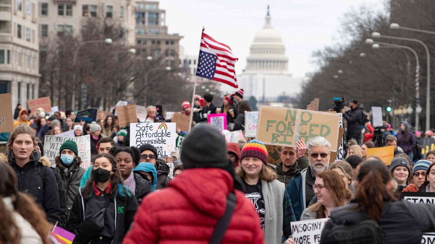 In Washington gehen ebenfalls Frauen und Männer für das Recht auf Abtreibung auf die Straße