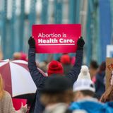 "Abtreibung ist Gesundheitsversorgung" stellt diese Demonstrierende in Chattanooga im US-Bundesstaat Tennessee fest