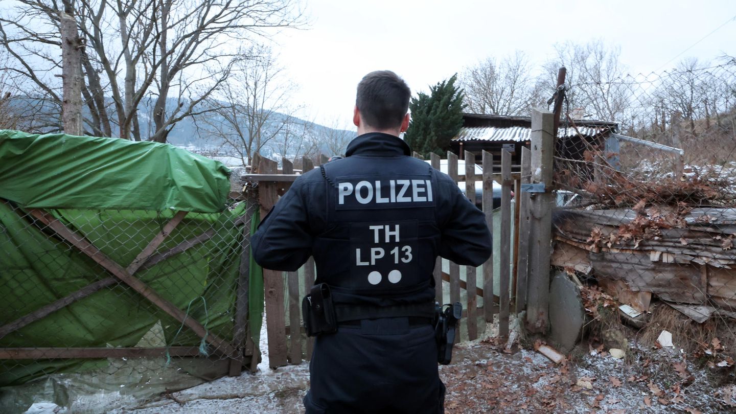 Freund der Mutter unter Verdacht: Ermittler finden in Thüringen vergrabene Kinderleiche, nun soll das Opfer obduziert werden