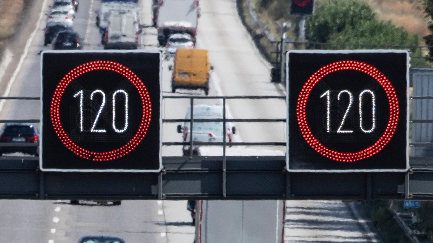 Bundesumweltamt: Neue Studie: Tempolimit auf Autobahnen bringt mehr CO2-Einsparung als gedacht