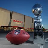 Der Super Bowl LVII wird in der Nacht vom 12. auf den 13. Februar im State Farm Stadium in Glendale, Arizona ausgetragen. Bei regulären Spielen bietet das Stadion Platz für 63.400 Zuschauer – erweiterbar auf bis zu 78.600 Plätze. Für die legendäre Halbzeit-Show hat bereits Superstar Rihanna zugesagt.