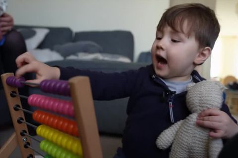 Teddy Hobbs: Kleines Sprachtalent: Vierjähriger zählt auf Mandarin-Chinesisch