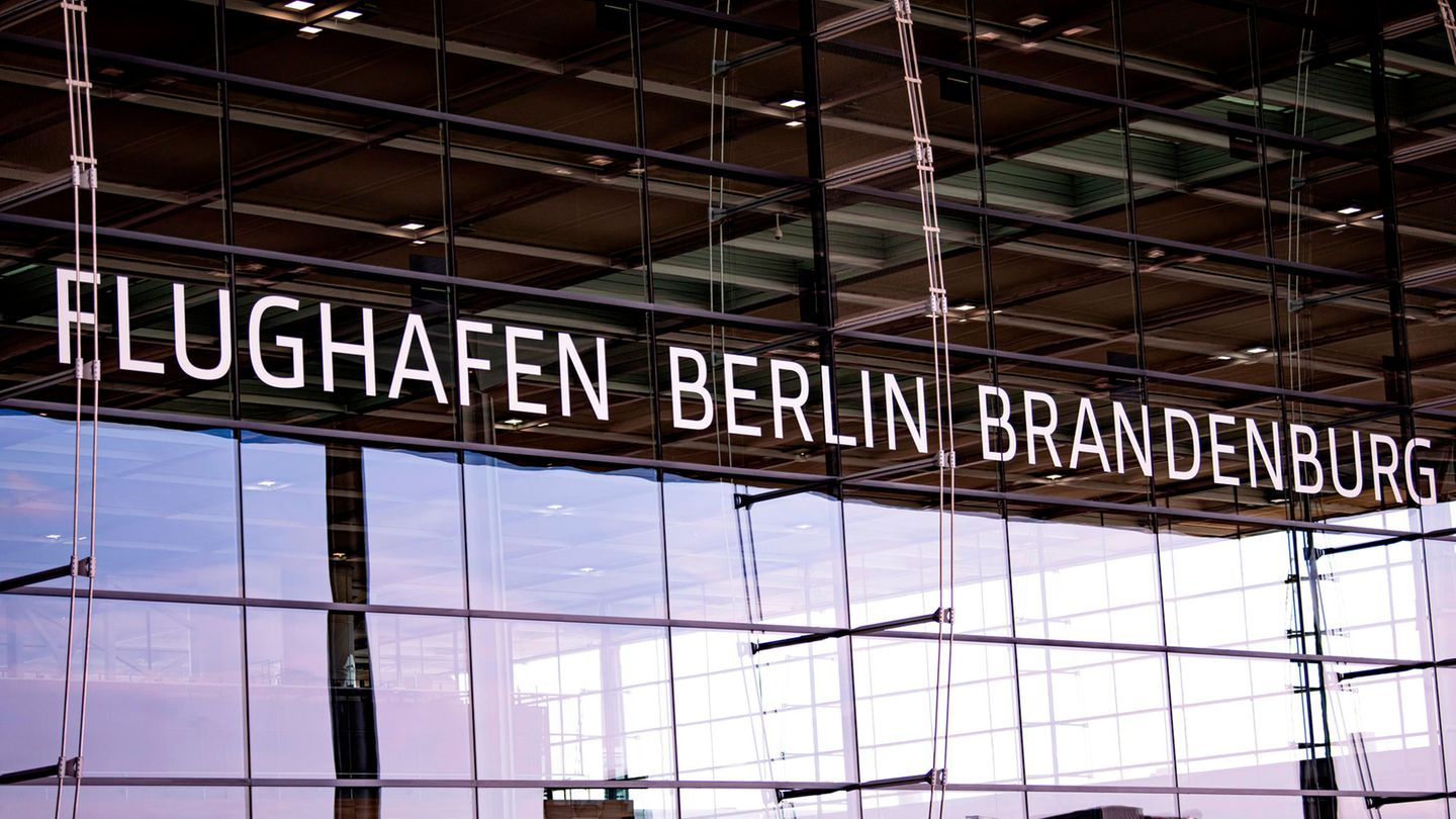 Reise-News: Streik am Flughafen Berlin-Brandenburg – rund 300 Passagierflüge fallen am Mittwoch aus
