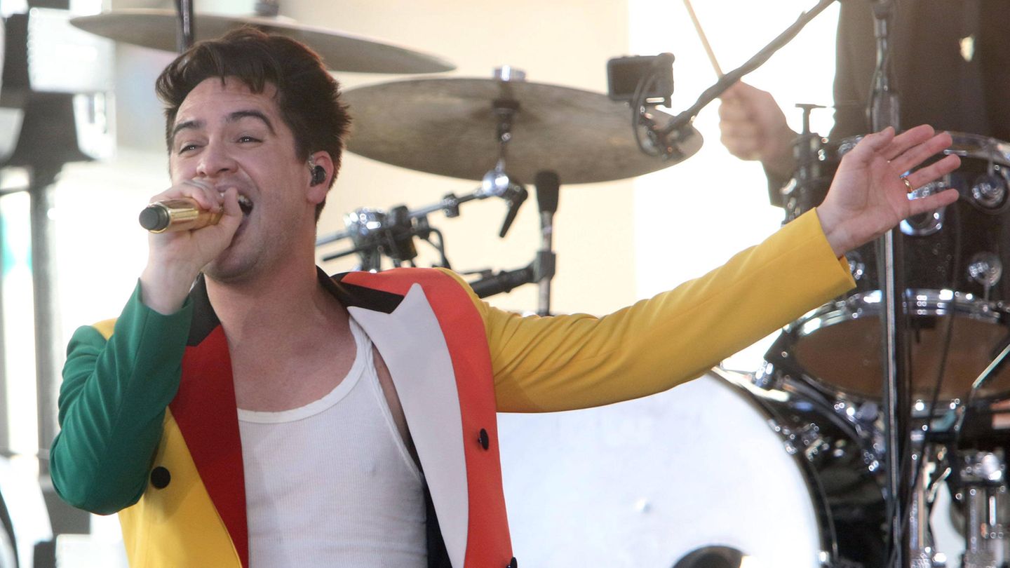 Panic at the Disco-Frontmann Brendon Urie bei einem Konzert