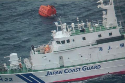 Schiffsunglück vor Japan: Frachter sinkt 100 Kilometer vor Küste – Behörden suchen nach Vermissten