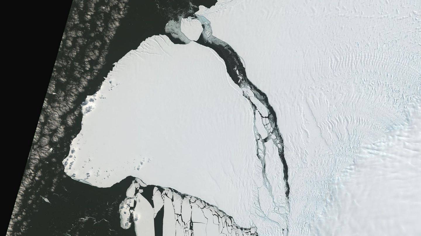 Video: Gewaltiger Eisberg in der Antarktis abgebrochen