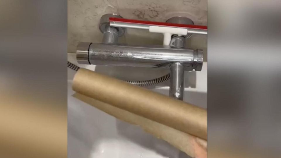 Dusche mit Backpapier reinigen Dusche mit Backpapier reinigen