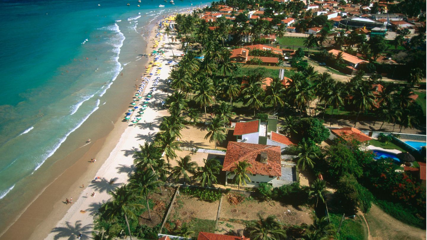 Luftaufnahme vom Strand von Porto de Galinhas, Brasilien