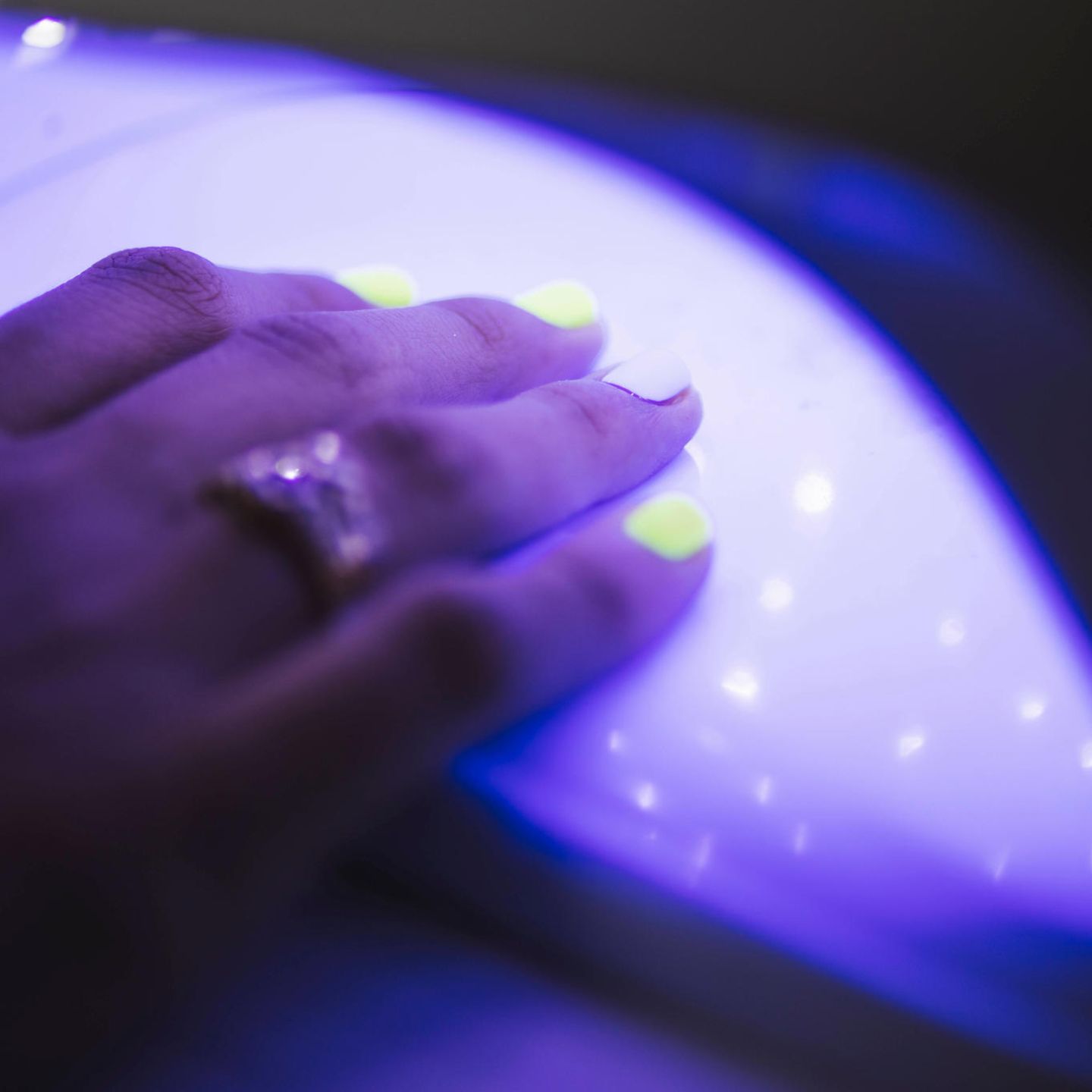 Lui Beugel instructeur Krebsgefahr durch UV-Lampen im Nagelstudio – Studie liefert Hinweise |  STERN.de