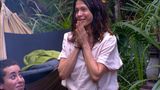 Tag 13 im Dschungelcamp beginnt mit einem Abschied: Jana Pallaske verlässt die Show - und ist darüber alles andere als traurig: "Ich habe sehr lange durchgehalten und ich habe einfach gespürt, dass die Nachricht übertragen wurde, für die ich gekommen bin", sagt die 43-Jährige. "Der Dominostein ist jetzt am Rollen. Und ich kann meine Mission, im Einklang mit der Natur zu leben, draußen besser weiterführen."