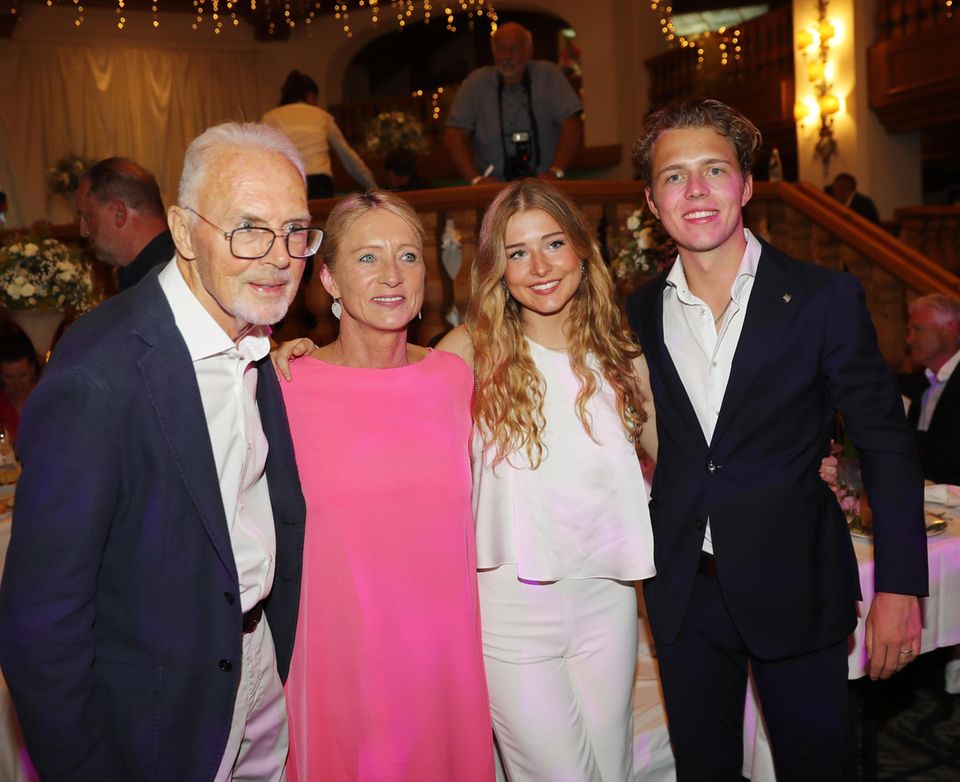 Franz Beckenbauer mit Frau Heidi und den gemeinsamen Kindern