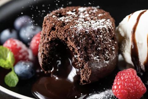 Lava Cake-Rezept: Leckerer Schokoladenkuchen mit flüssigem Kern