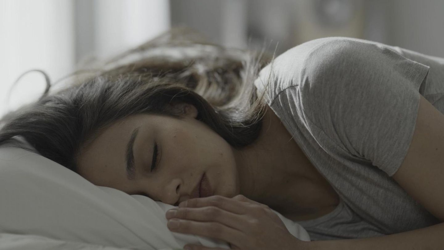 Harvard-Studie: Gesunder Schlaf: Deshalb sollten Sie nie in der Fötusstellung schlafen