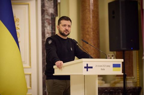 Präsident Wolodymyr Selenskyj bei einem Pressestatement