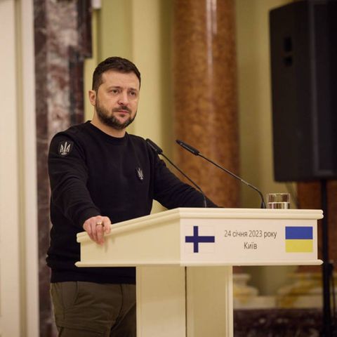 Präsident Wolodymyr Selenskyj bei einem Pressestatement