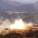 Ein M1 des Marine Corps feuert bei einer Übung.