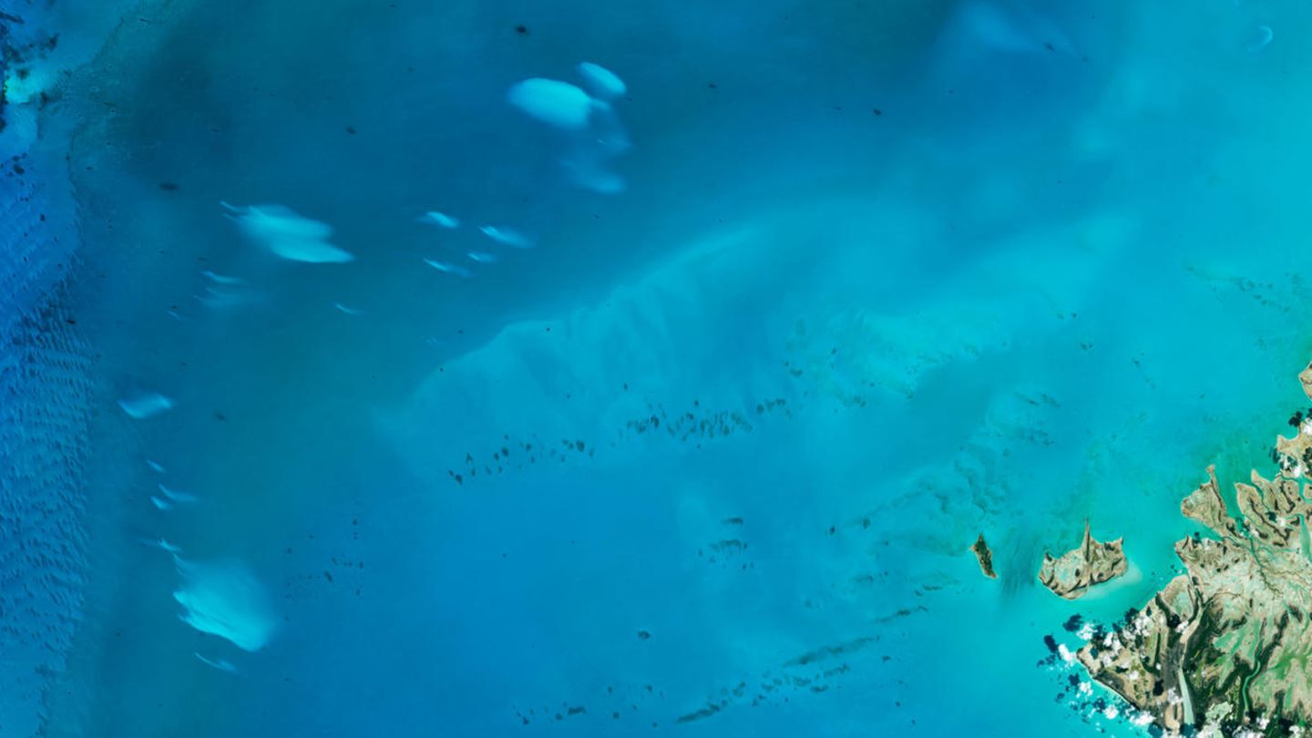 Solche weißen Flecken sind vor der Küste der Bahamas-Inseln immer wieder zu entdecken.