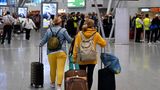 Passagiere am Flughafen Düsseldorf