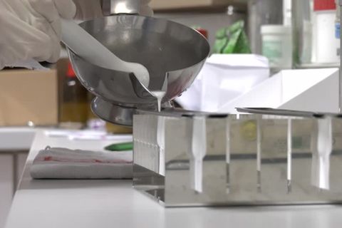 Fiebersäfte und Schmerzmittel: Wegen Lieferengpässen: Apotheken stellen Medikamente selbst her