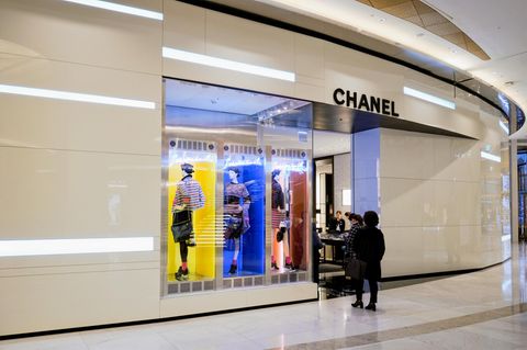 Ein Geschäft der Marke Luxusmarke Chanel in einem Kaufhaus in Seoul, Südkorea