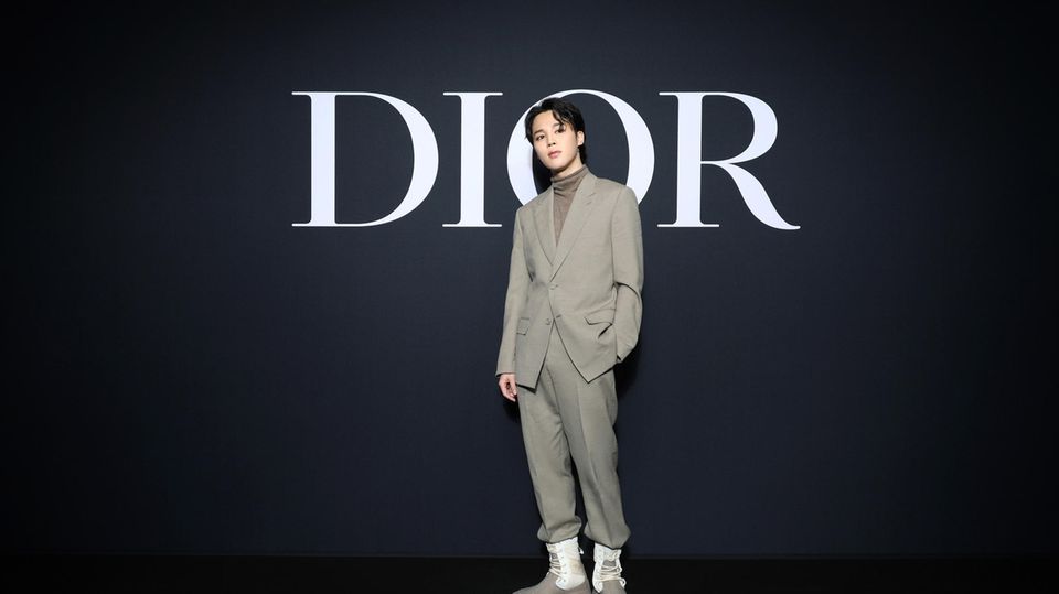 Der K-Pop-Künstler Jimin bei der Pariser Fashion Week Der K-Pop-Künstler Jimin bei der Pariser Fashion Week