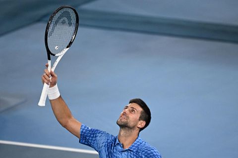 Novak Djokovic feiert seinen Sieg bei den Australian Open