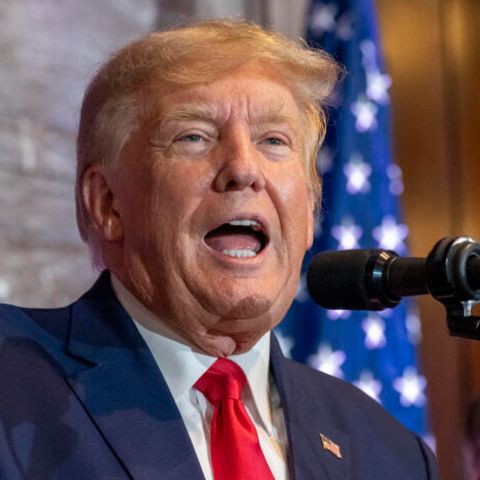 Donald Trump spricht bei einer Wahlkampfveranstaltung im South Carolina Statehouse