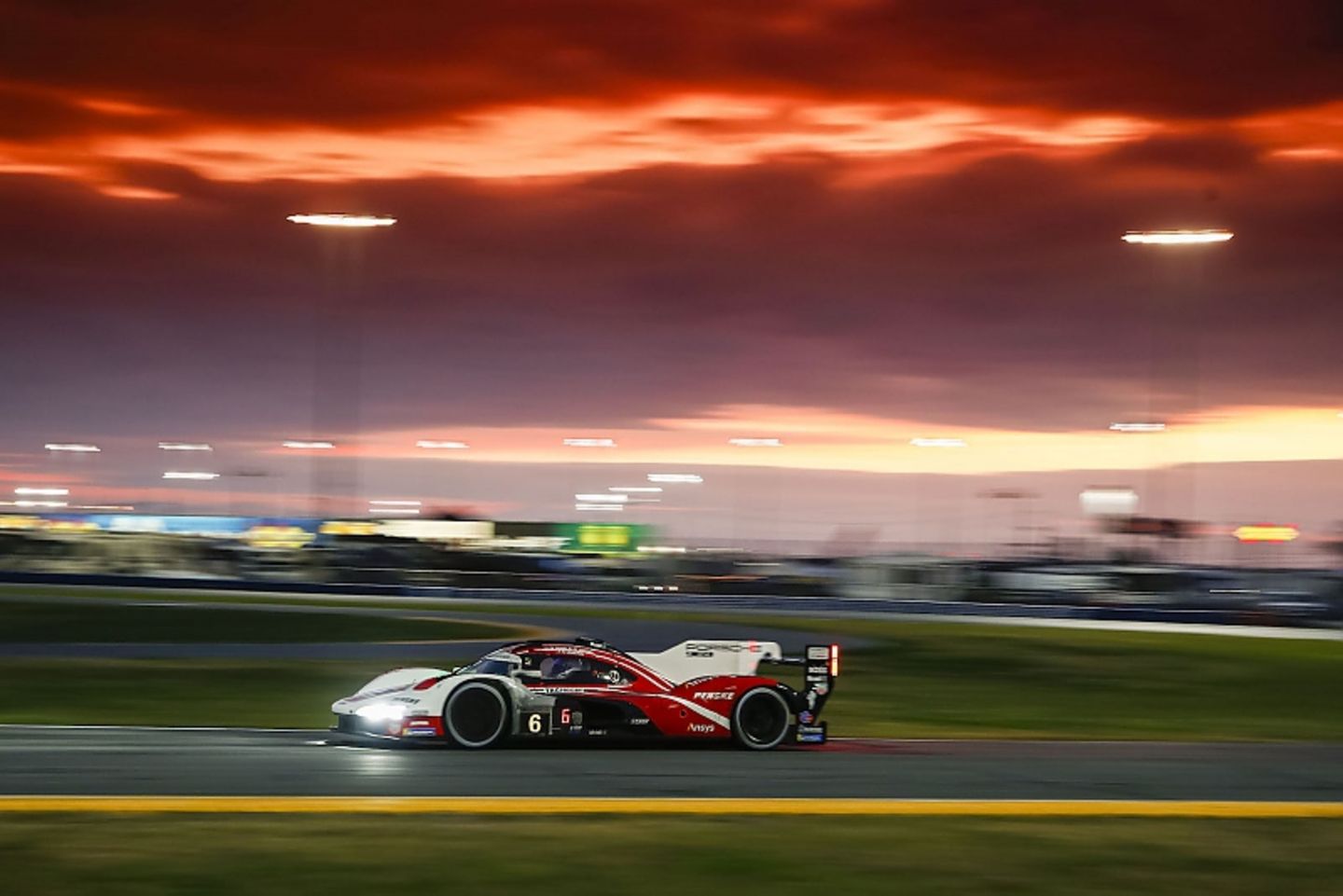 Porsche Daytona 2023