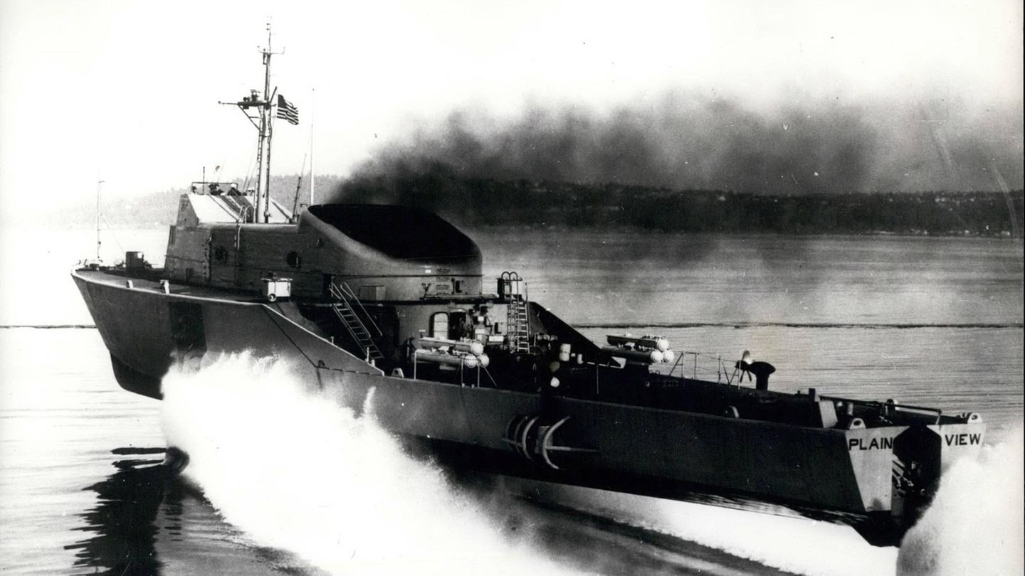 US-Kriegsschiff: Das Schiff, das fliegen konnte: Die USS Plainview wurde vom Technik-Wunder zum Problemfall