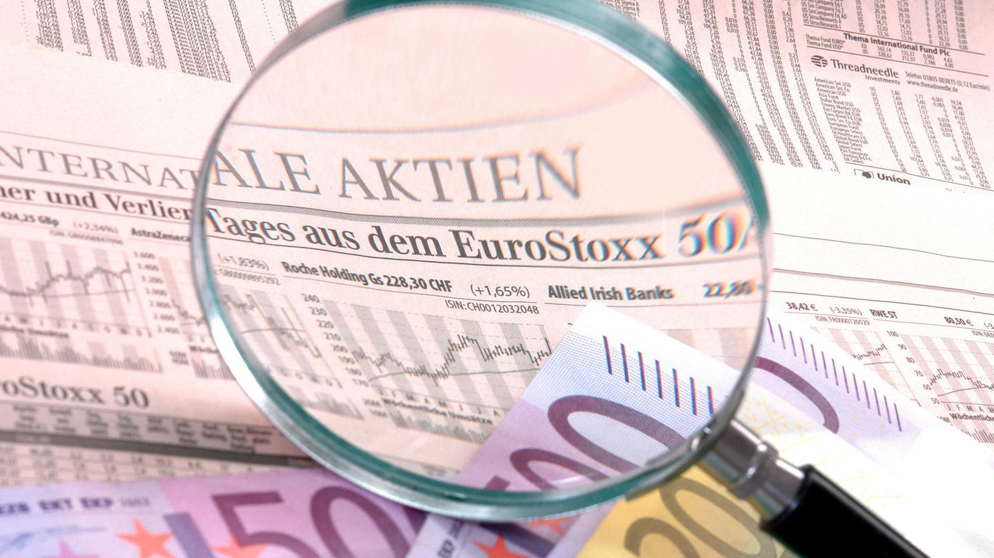 Die Aktienseite einer Zeitung zeigt die aktuellen Kurse