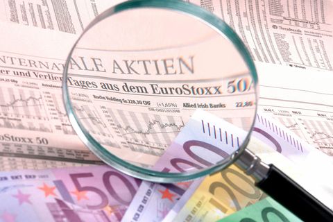 Die Aktienseite einer Zeitung zeigt die aktuellen Kurse