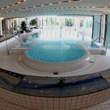 Der Poolbereich des Luxushotels