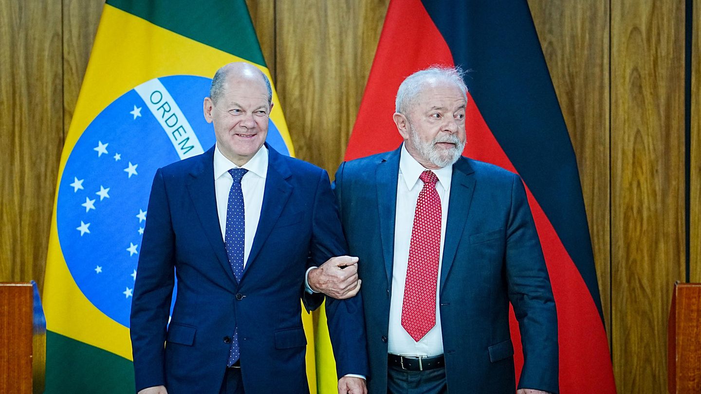 Lateinamerika-Reise: Der Kanzler in Brasilien: Olaf Scholz und der schwierige Genosse Lula