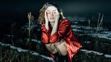 Endometriose: Die Fotografin Jasmin Breidenbach zeigt, wie sich Endometriose für Betroffene wirklich anfühlt