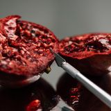 Endometriose: Die Fotografin Jasmin Breidenbach zeigt, wie sich Endometriose für Betroffene wirklich anfühlt