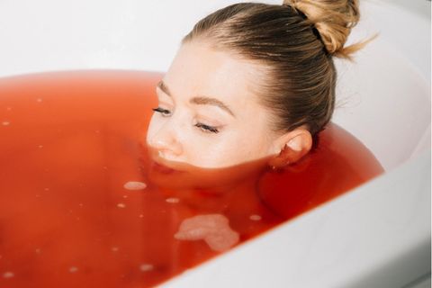 Endometriose: Die Fotografin Jasmin Breidenbach zeigt, wie sich Endometriose für Betroffene wirklich anfühlt