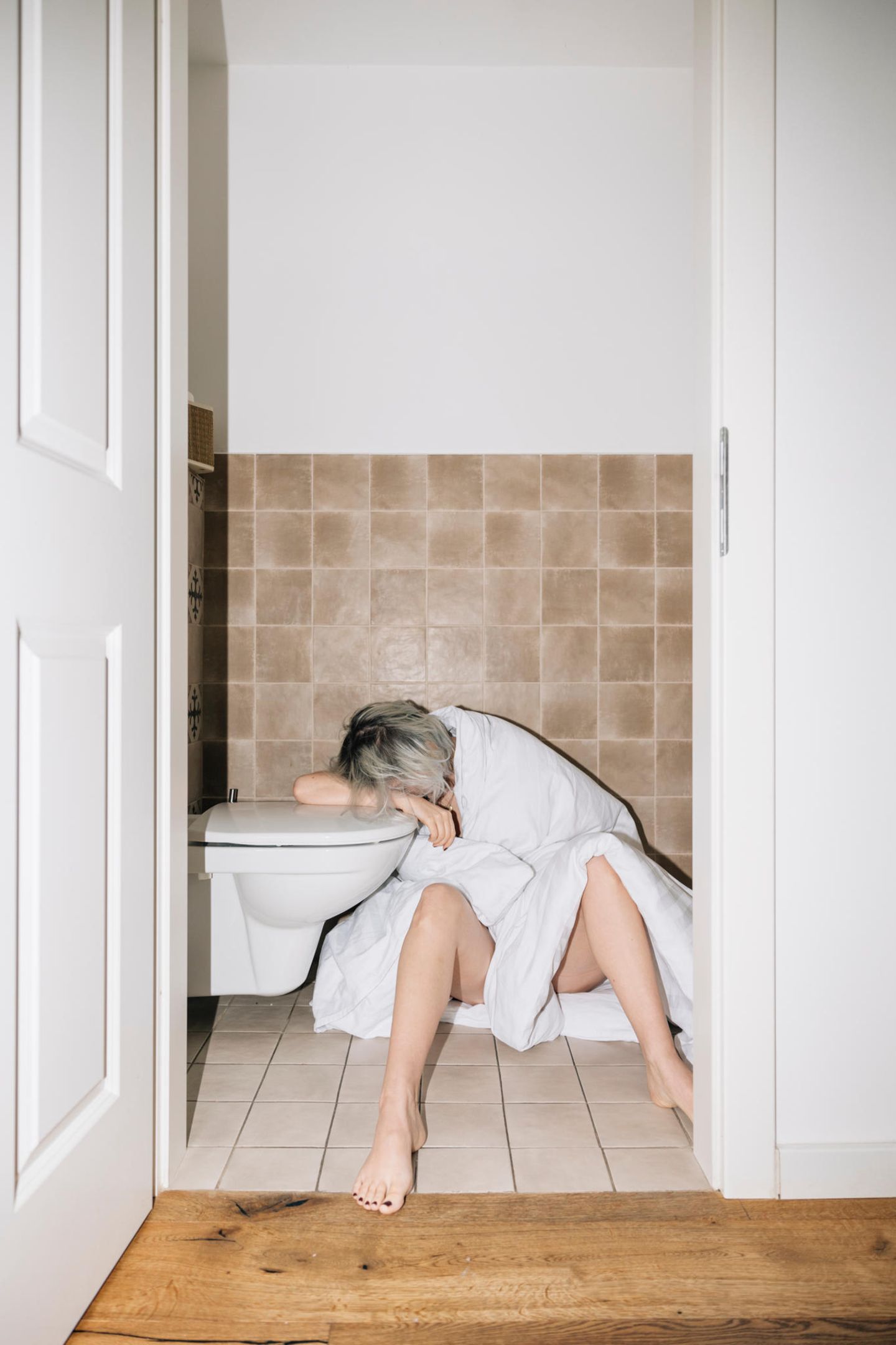 Endometriose: Die Fotografin Jasmin Breidenbach zeigt, wie sich Endometriose für Betroffene wirklich anfühlt