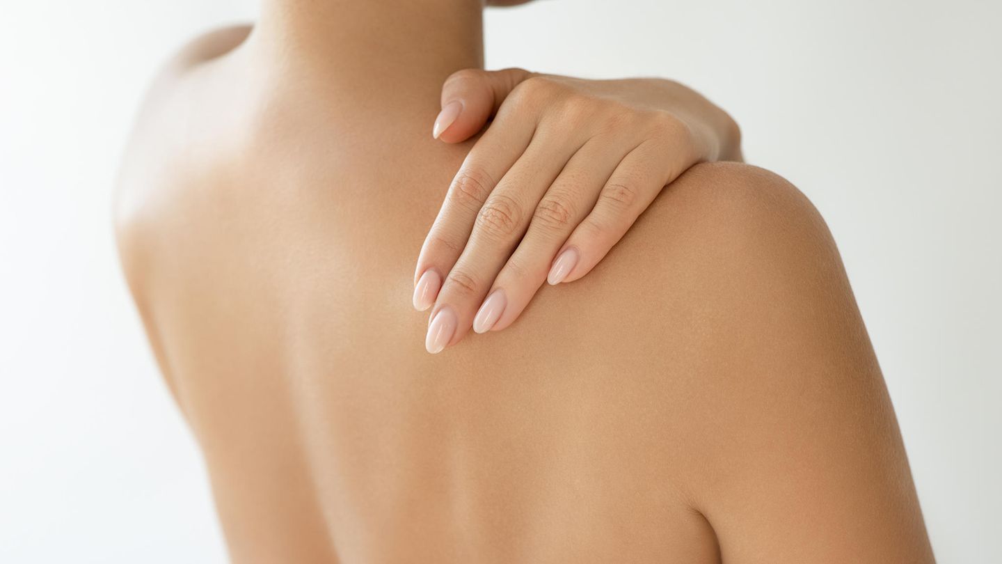 Schwer erreichbare Stellen: Eincremehilfe für den Rücken: Drei handliche Modelle im Vergleich