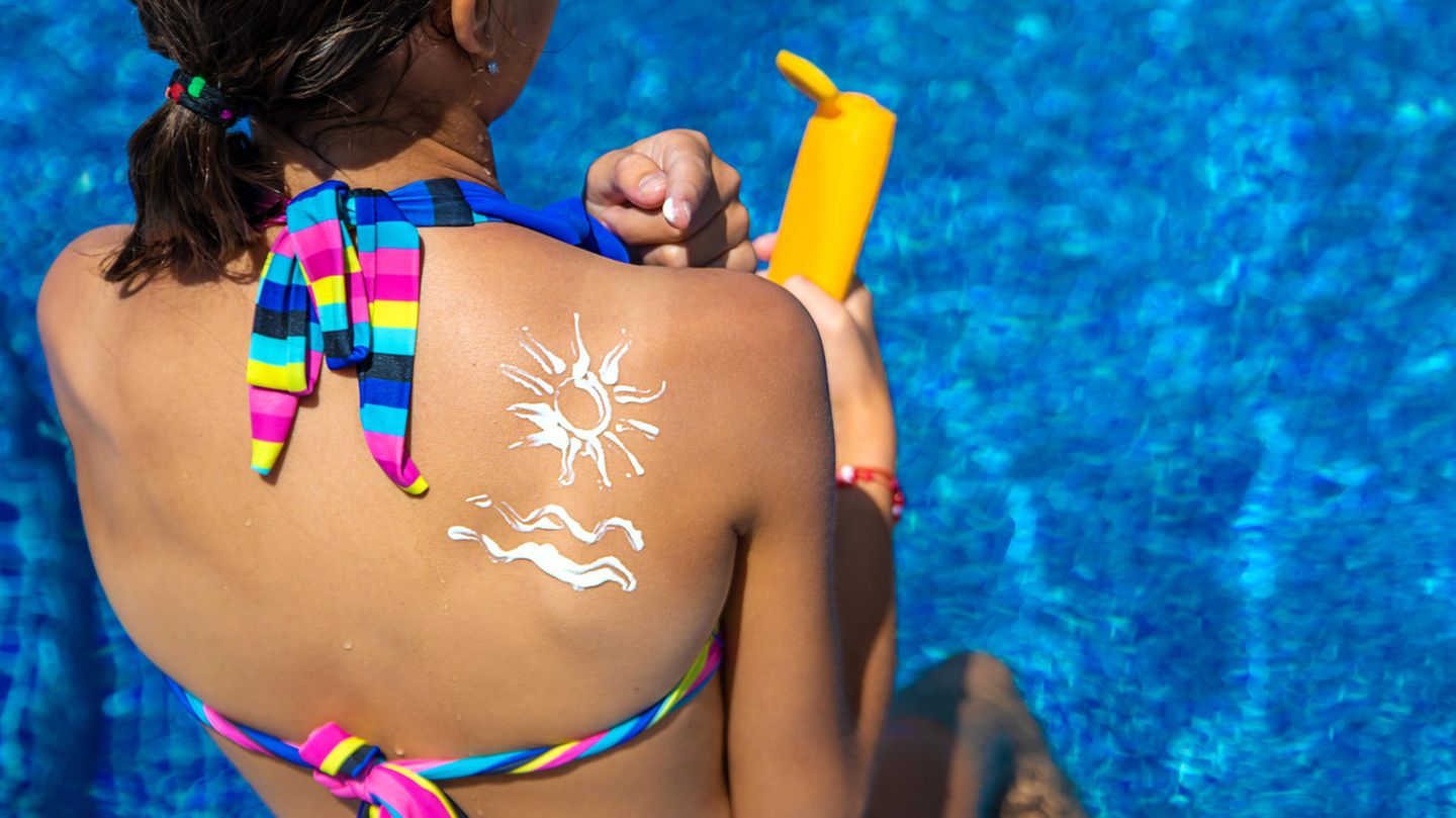 Cream help for the back: tips for hard-to-reach places