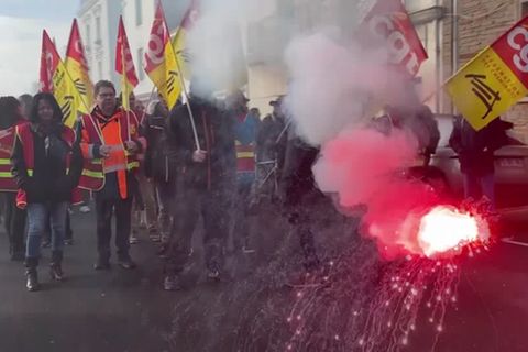 Video: Franzosen streiken erneut gegen Rentenplan
