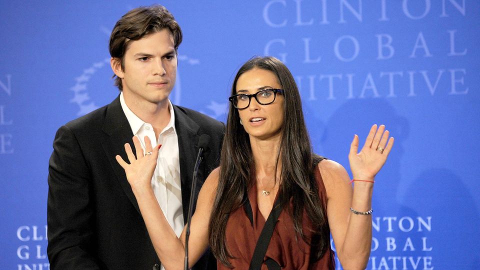 Vip News: Ashton Kutcher war "stinksauer" über Memoiren seiner Ex-Frau Demi Moore Vip News: Ashton Kutcher war "stinksauer" über Memoiren seiner Ex-Frau Demi Moore