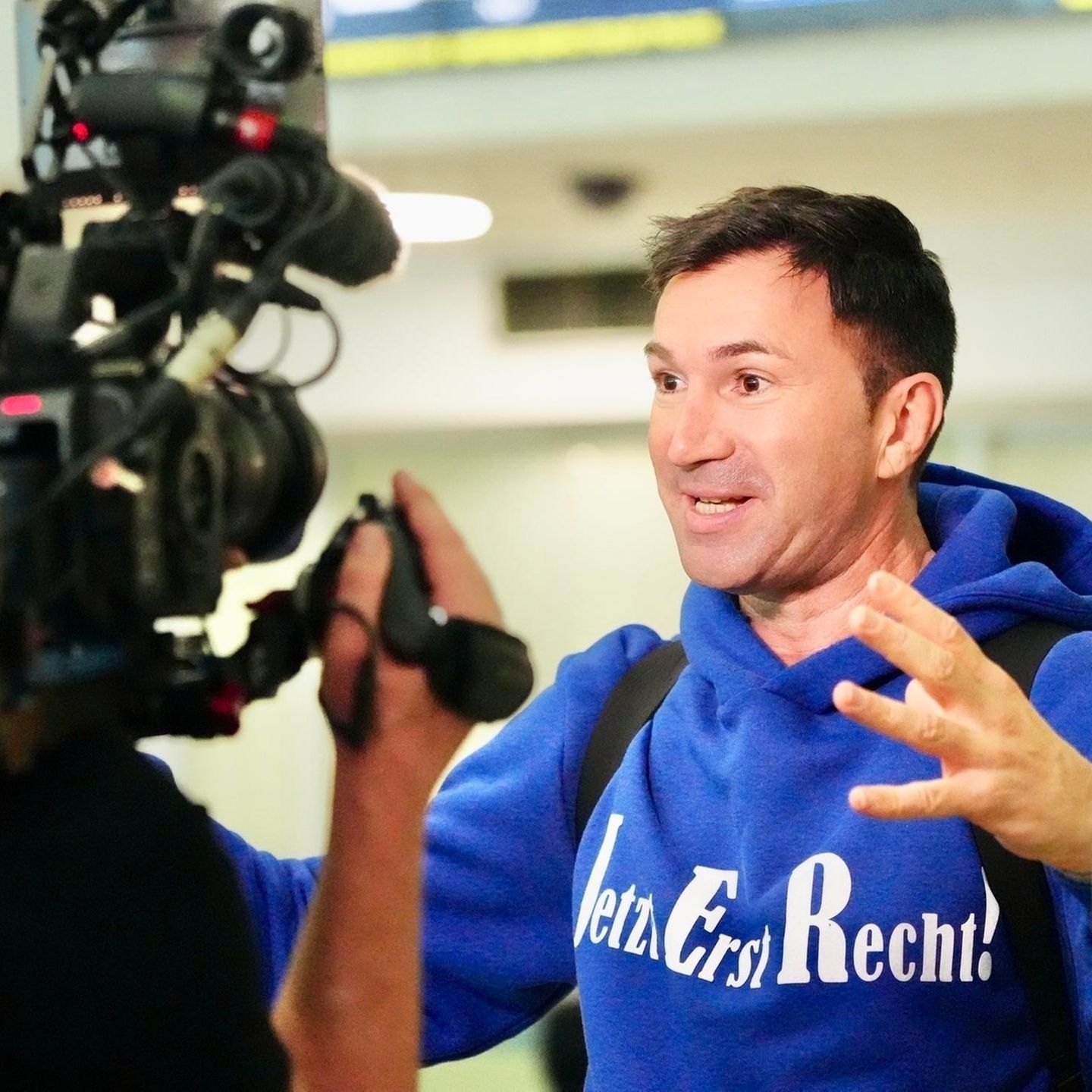 Dschungelcamp: Als Lucas Cordalis gehen musste, soll die Filmcrew gejubelt  haben | STERN.de